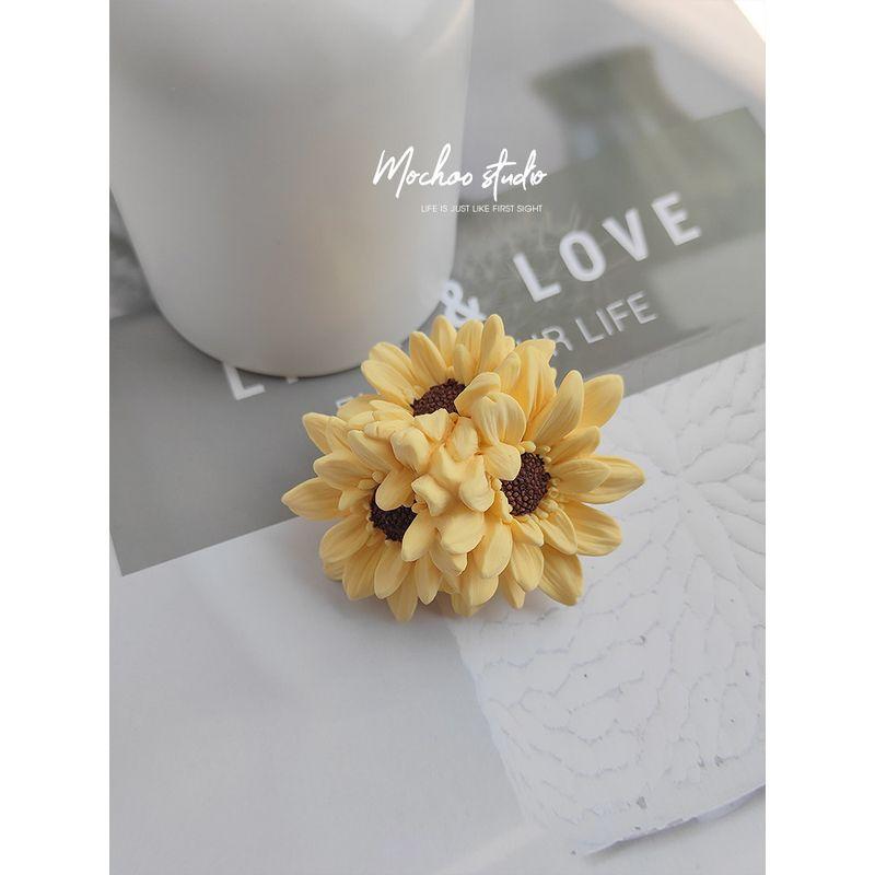 Three Flowers Little Daisy Car Vent Perfume Aromatherapy Car-Mounted Air Conditioning Decorations Fresh Fragrant Stone Light Perfume