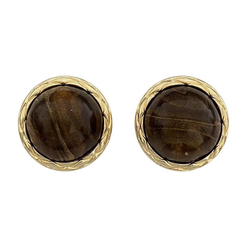 New round retro temperament stud earrings for women, small, exquisite and simple earrings, high-end light luxury ear jewelry