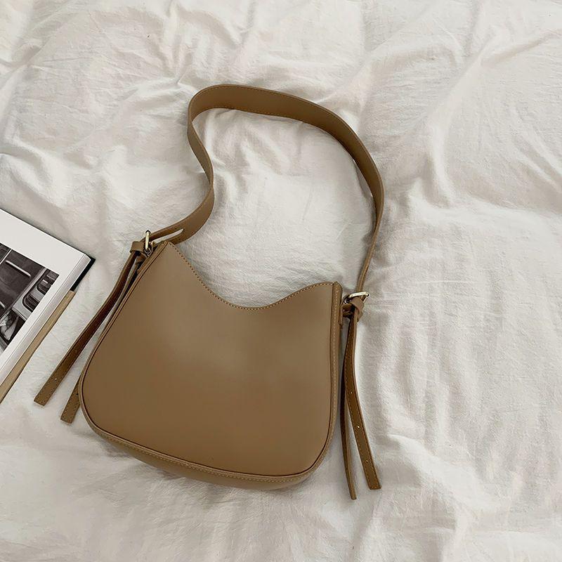 

Korean Style Women s Trendy Retro Crossbody Saddle Bag - Simple, Niche, Underarm Bucket Design. Standard