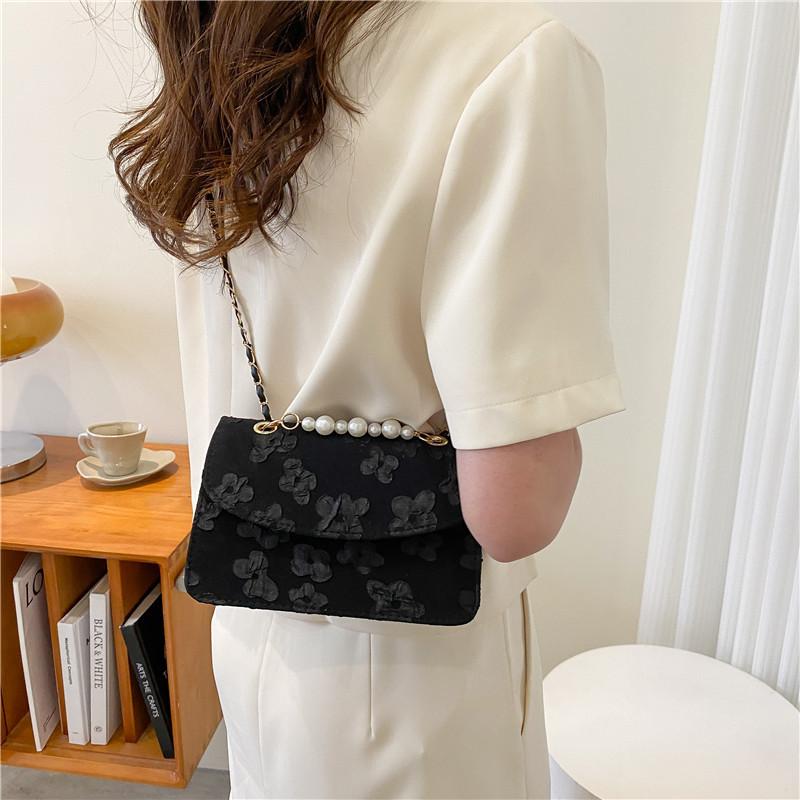 2025 New Women's Bag Flow Fashion Pearl Handbag Silk Printed Small Square Bag Chain Shoulder Messenger Bag