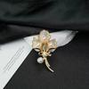 Love Heart Pearl Flower Brooch Women's Alloy Corsage Pin Tulip Flower Pins Elegant Wedding Jewelry Party Suit Accessories
