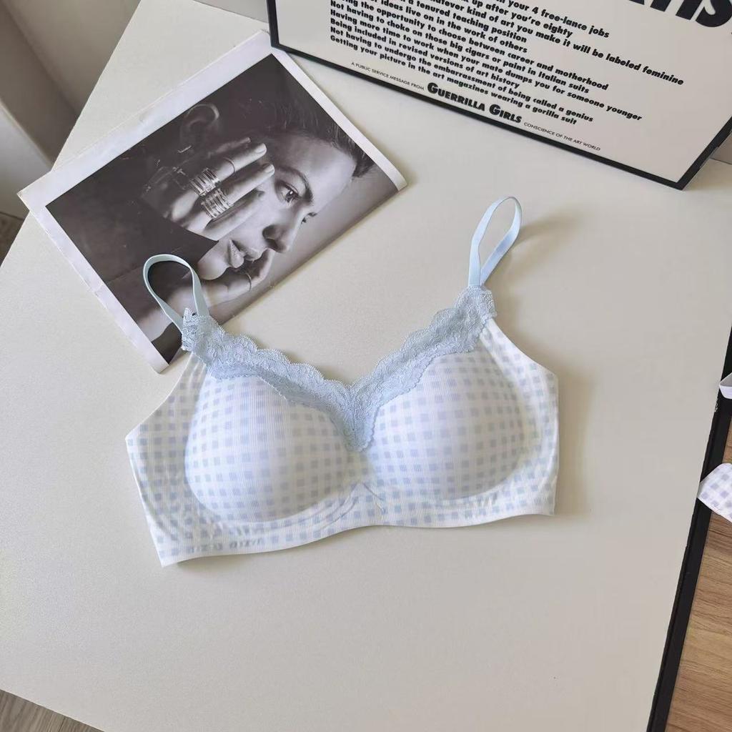 Traceless small breasts gather lace V-neck close double breasts waffle large breasts show small bra thin