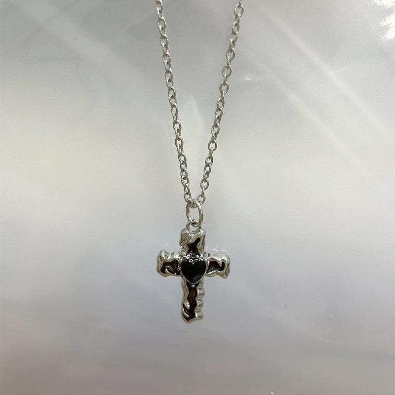 New Gothic Heart Zircon Cross Necklace Black Crystal Punk Y2K Heart Cross Chain Pendant Necklace for Woman Daily Wear