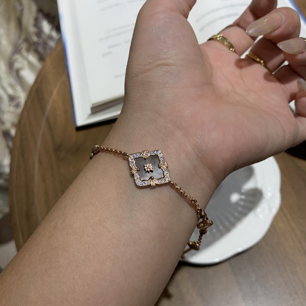 Buqi Latti Gebürstetes Kleeblatt Natürliche Weiße Fritillary Einzelblüte Armband Damen Tigerauge Armband Vintage Hof