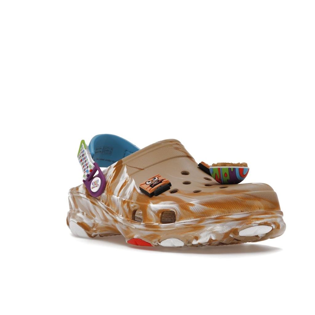 Cinnamon Toast Crunch x Crocs Classic All-Terrain Clog Unisex Sneakers Bruin Chai Wit-Kaneel 207920-2E9