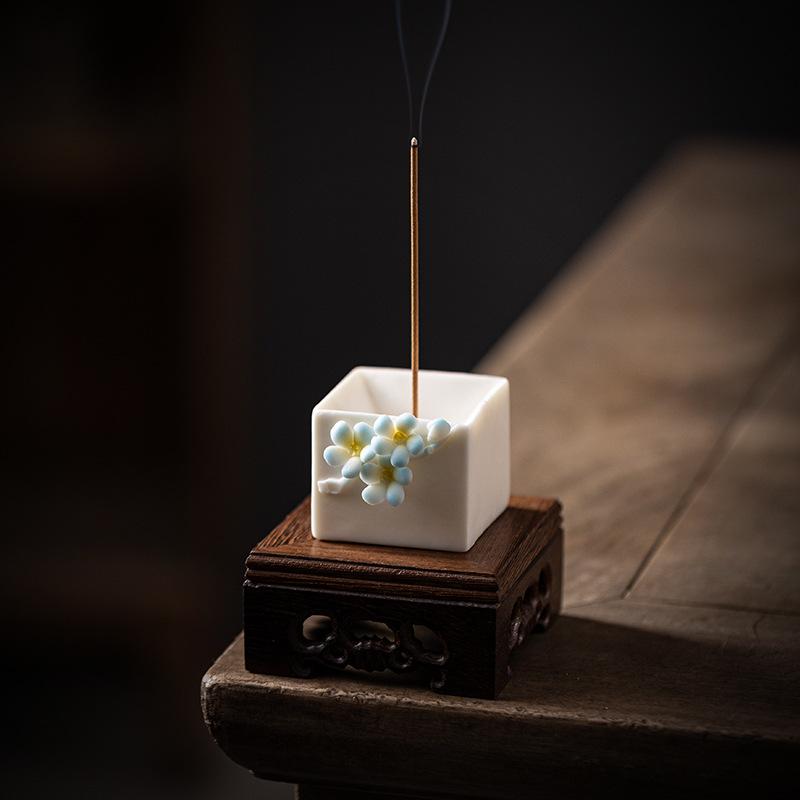 Creative Handmade Pinched Plum Blossom Line Incense Burner Tea Table White Porcelain Incense Table Incense Seat Vertical Incense Insert Small Ornament