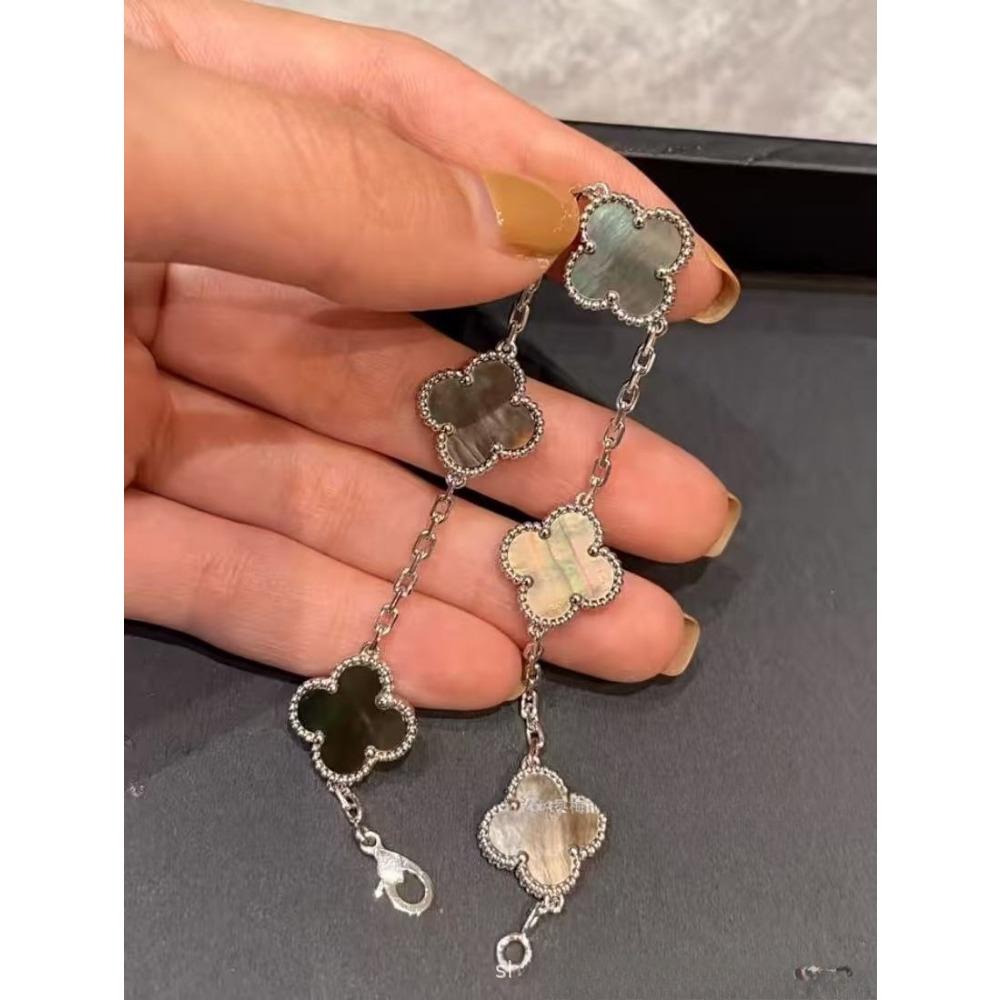 Hochwertiger roter Chalcedon Laser vierblättriges Kleeblatt fünfblütiges Armband 18K Roségold leichter Luxusschmuck Geschenk für Freundin