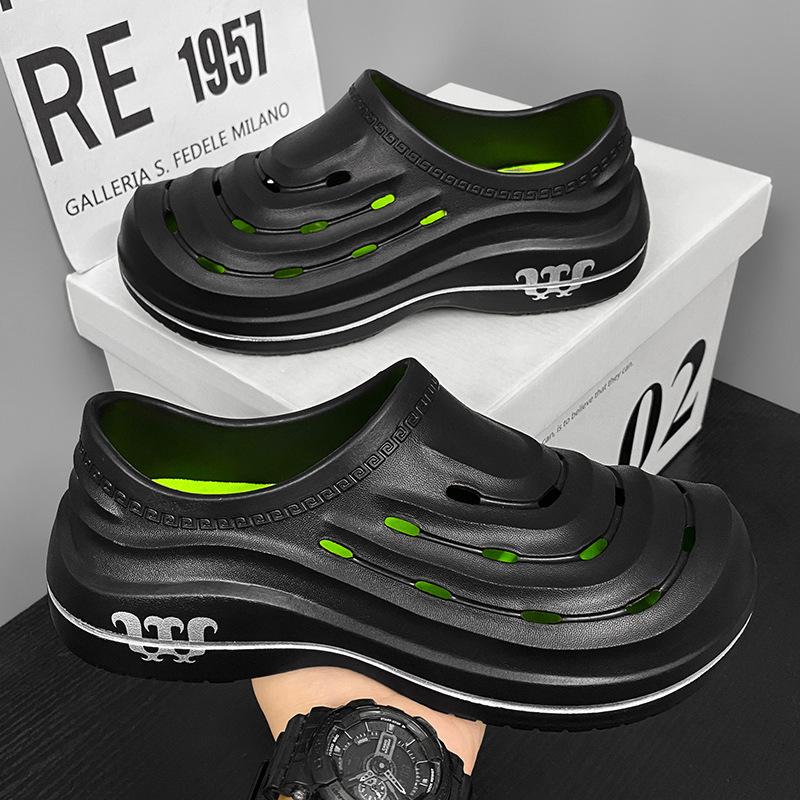Foreign trade chef shoes indoor and outdoor casual men's 2025 popular breathable soft bottom beach hole sandals men's