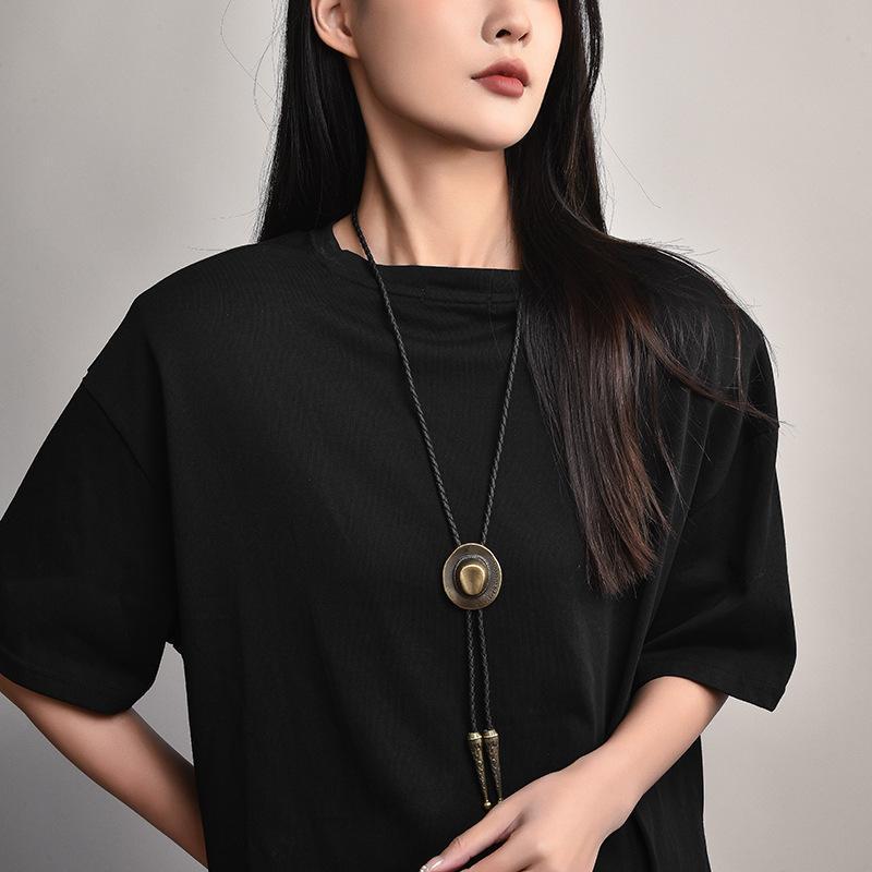 Western Cowboy Bolo Tie Necklace: European American Style Autumn-Winter Casual Lanyard for Women