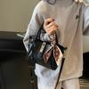 Bolsas femininas – Bolsas de alças curtas
