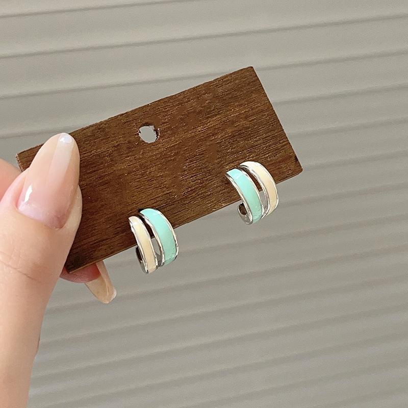 Yinruitai S925 Sterling Silver Double-Layer Hoop Earrings - Light Luxury, Versatile Design, Exquisite Women's Style.