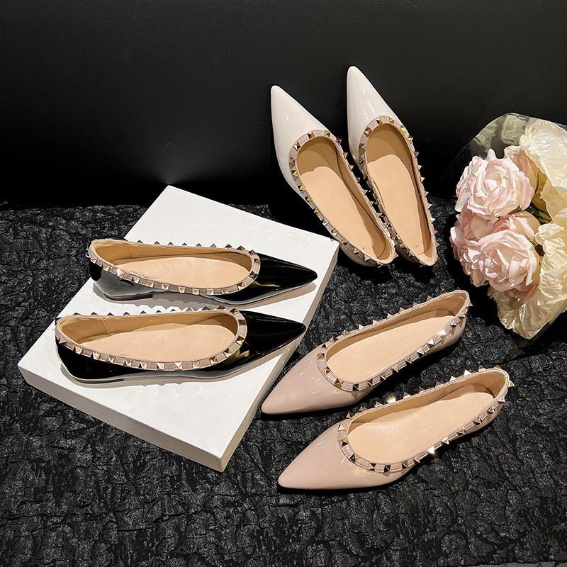 Fashion 2025 Women's New Luxury  Pointed Single Shoes with Feminine Temperament, Patent Leather Exterior, Banquet Flat Shoes