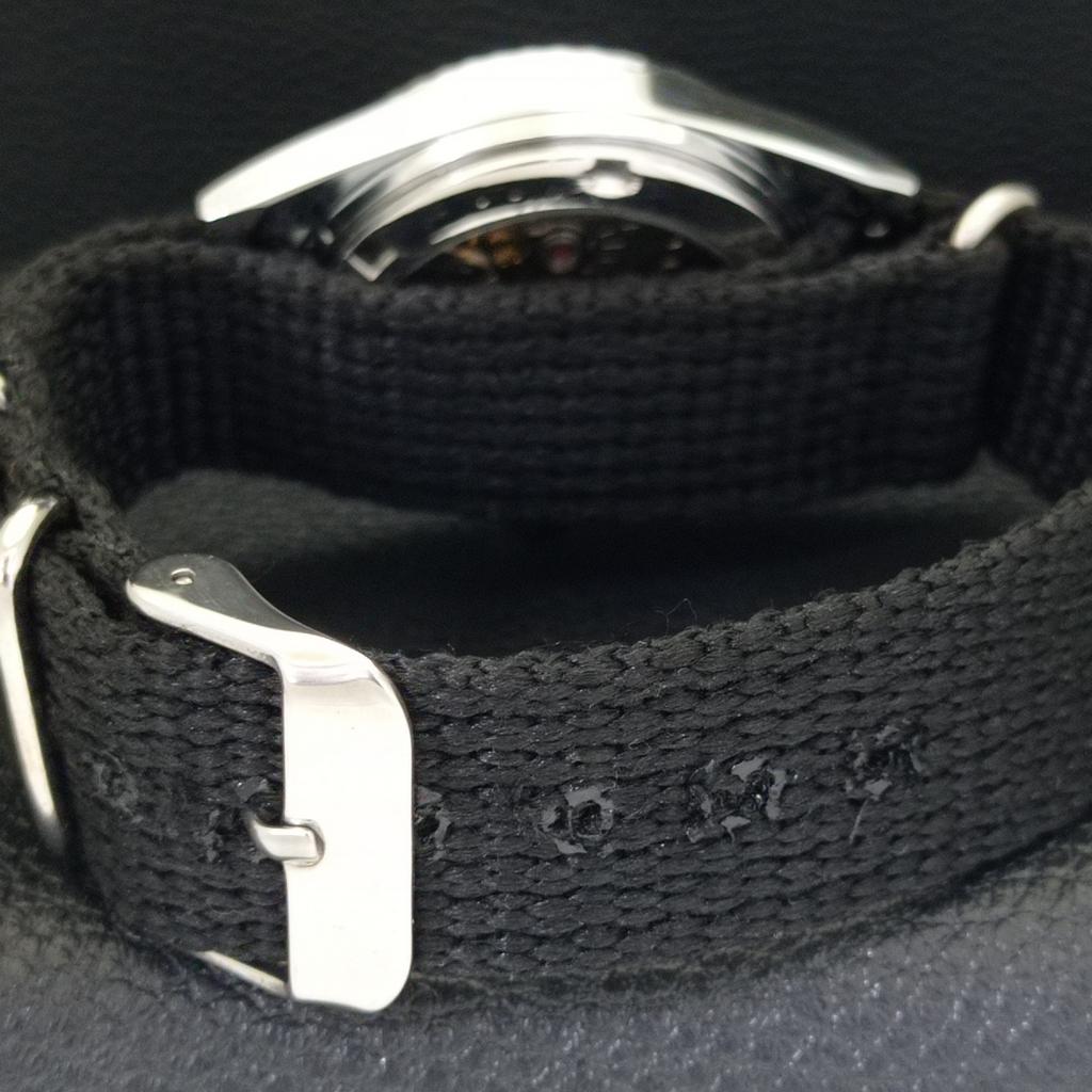 JAPAN VINTAGE REFURBISHED SEIKO 5 AUTOMATIC MENS BLACK DIAL WATCH a440596-4 Sk-a440596