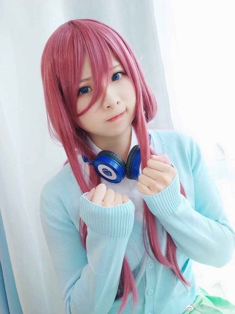 [Milky Time] The Quintessential Quintuplets Nakano Ichika, Nino Miku, Yotsuba Itsuki Cosplay Set with Wig, Halloween (M, Miku Set)