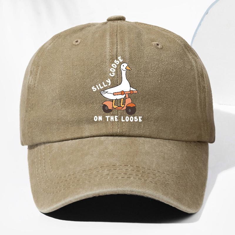 Unisex SILLY GOOSE ON THE LOOSE Large White Goose Print Washed Vintage Baseball Cap Fashionable Outdoor Hat for Men and Women
