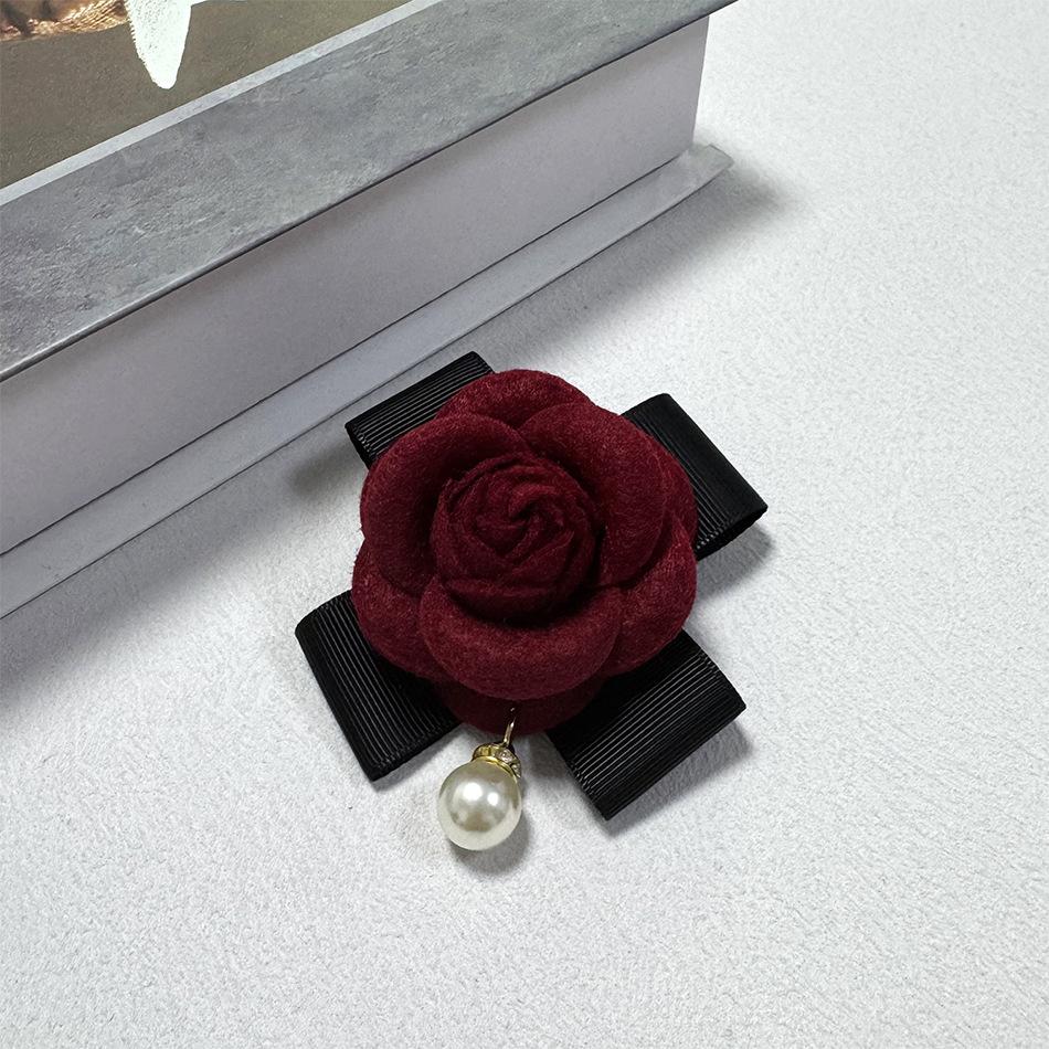 Designer's Rose-Scented Fabric Brooch Camellia Corsages with Elegant Ribbon Fashion Brooches for Women