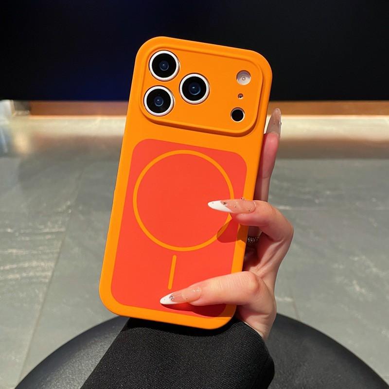 Slim Magnetic Snap-on Case IPhone 17 Pro Max Liquid Silicone Shockproof Cover With Color-Block Design