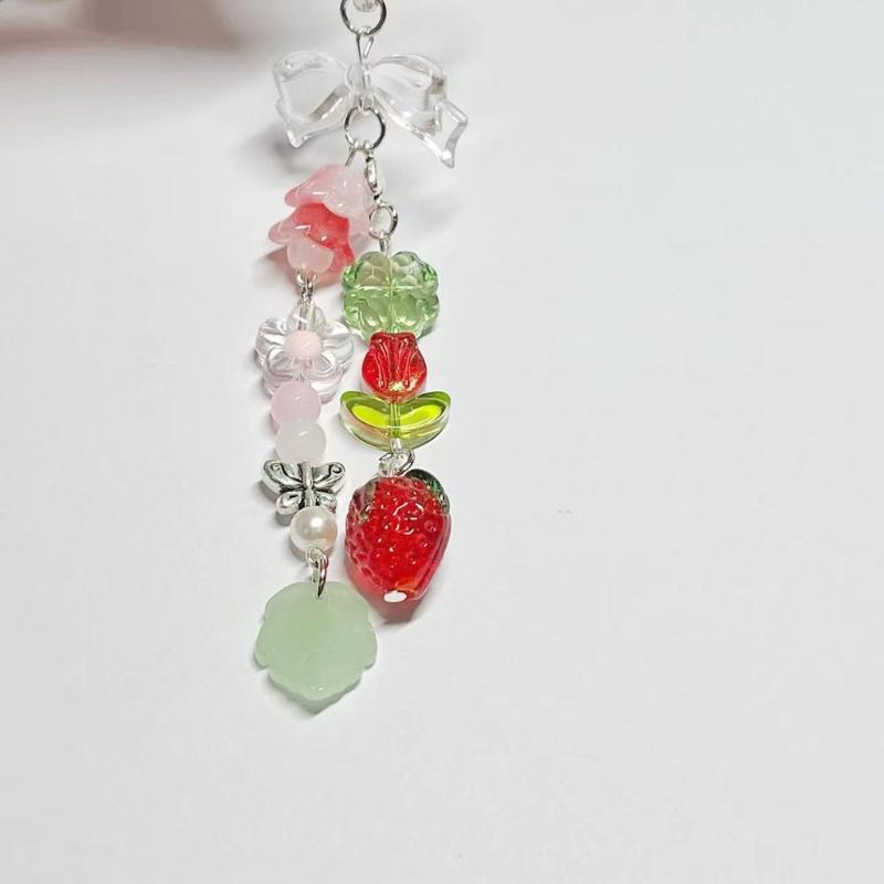 Aesthetic Keychain with Star and Strawberry Charm Fashionable Key Holder Unique Purse Decoration for Daily Party