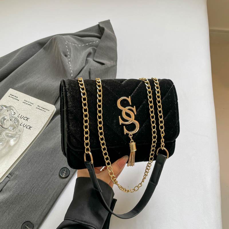 Сумка нишевого дизайна в иностранном стиле женская 2025 новая Xiaoxiangfeng модная цепочка сумка-мессенджер бриллиантовая одноплечевая маленькая квадратная сумка