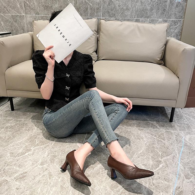 Mode Square Toe High Heels Damen Flachmund Einzelne Schuhe Frühling und Herbst Neu Retro Spleißen Dicker Absatz Damenschuhe