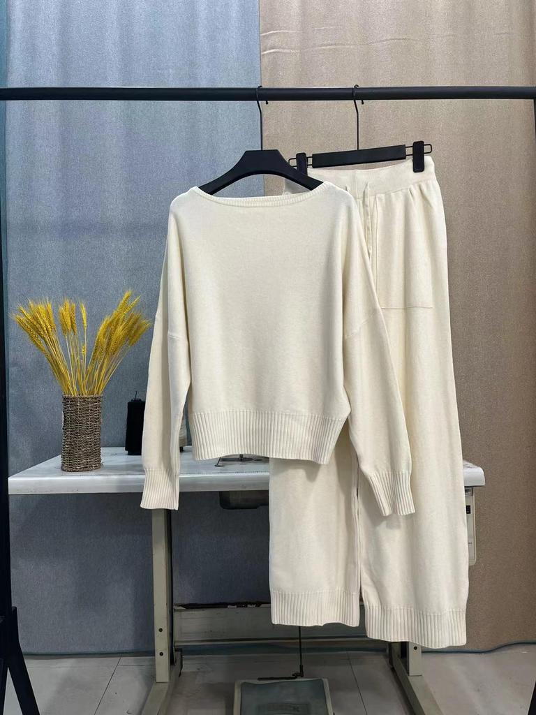Costume deux pièces tricoté pour femme: Ensemble Pull Ample à Manches Chauve-Souris et Pantalon Large Automne/Hiver 2024