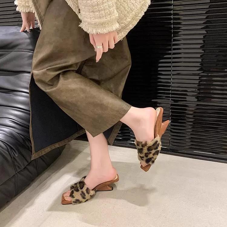 Fashion Summer Woman Modern Slipper High Heel Fashion Color Feather Fur Peep Toe Slippers Female Slides Shoes Outside Sexy Leisure Shoes