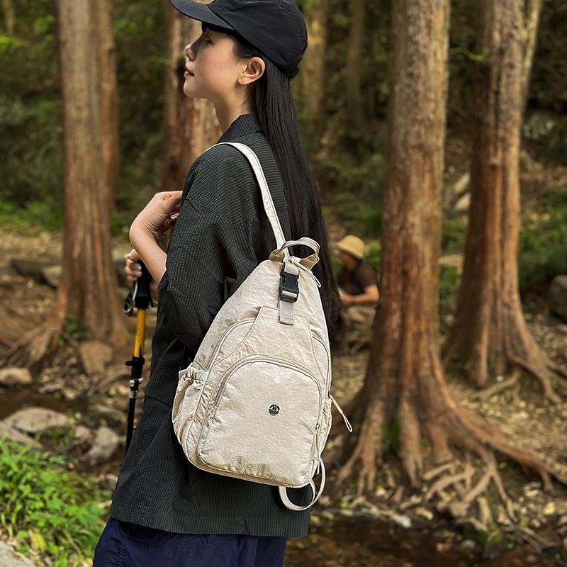 Lightweight Pleated Backpack for Men and Women, Couple's Small Backpack for Commuting, Trendy Small Shoulder Bag, Multifunctional Chest Bag