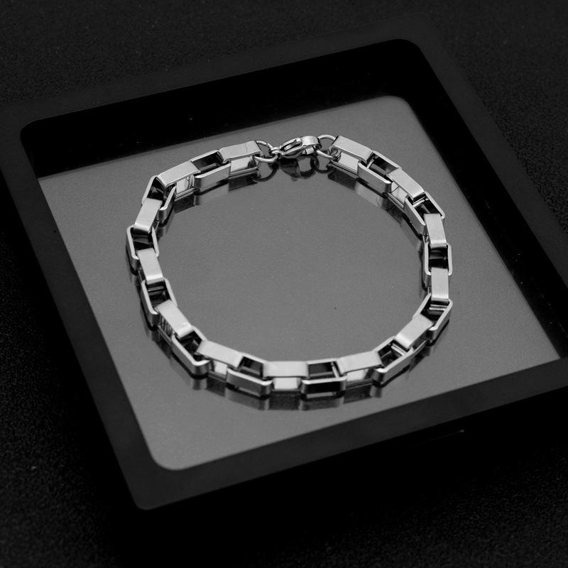 Personalizovaný náramek z titanové oceli pro chlapce: Stylový, Odolný Krabičkový Řetízek - Trendy Unisex Design, Který Nebledne