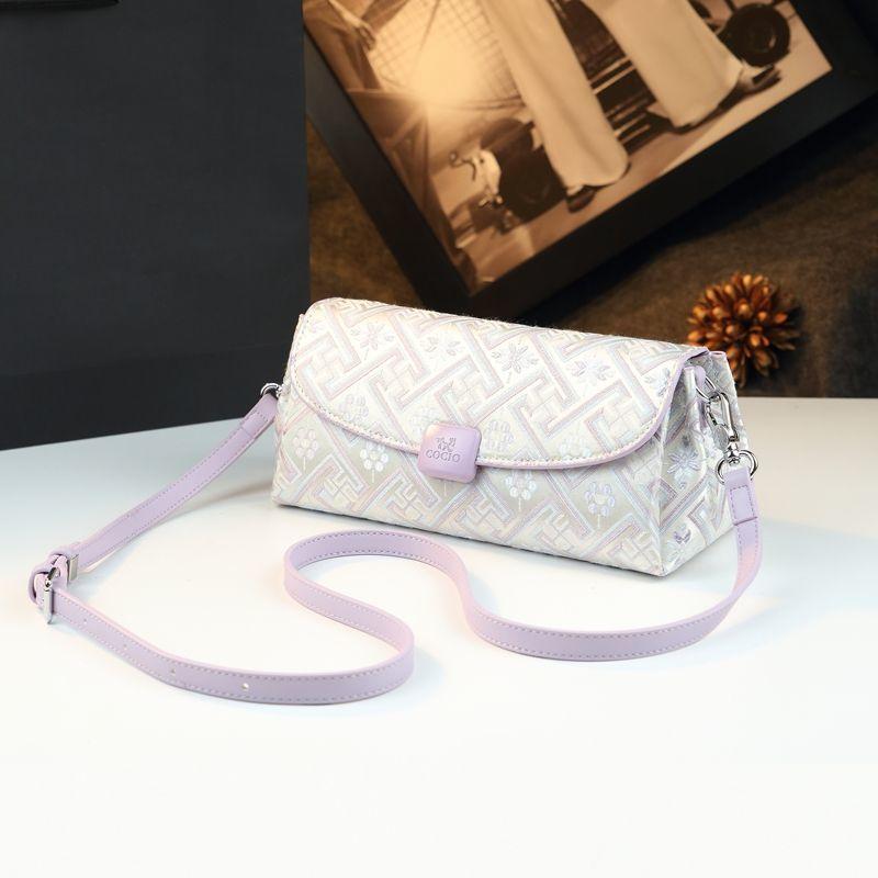 Splendid Pattern Embroidered Flower Baguette Bag Underarm Bag Exquisite Oblique Span Bag Chinese Style Light Luxury Women'S Bag Atmosphere