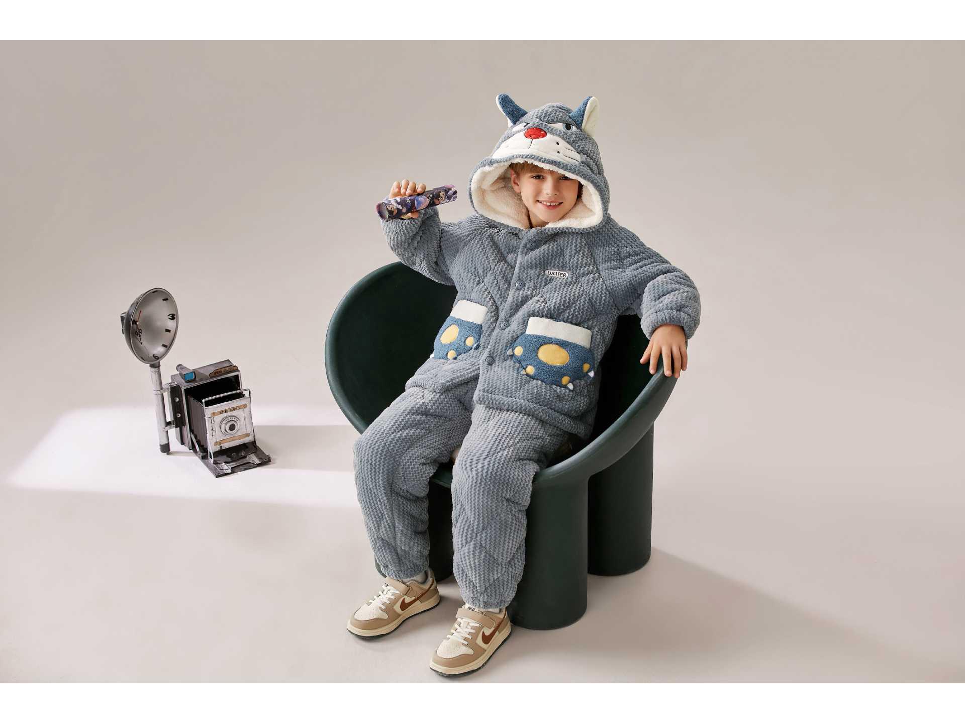 Boys  2025 Quilted Cartoon Hooded Pajamas - Thick Coral Fleece for Autumn/Winter Size 8