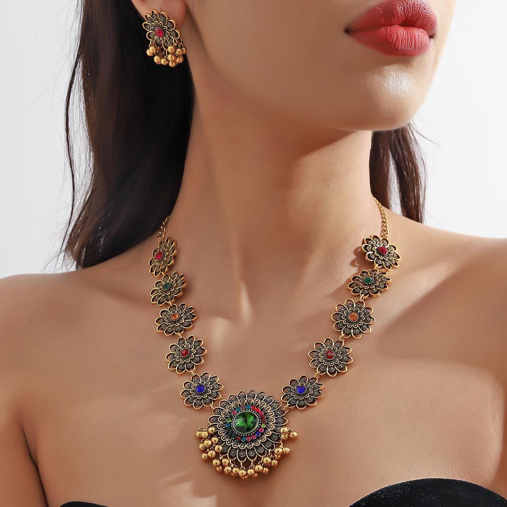 Retro Flower Chain Necklace Set for Women Crystal Tassel Earrings Necklace Bohemian Jewelry Accessories