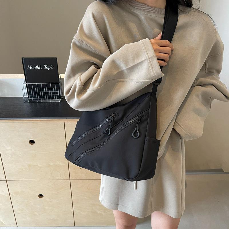 Casual Big Bag Women's 2025 New Fashion Cloth Bag Shoulder Bag Large Capacity Tote Bag Class Commuter Messenger Women's Bag