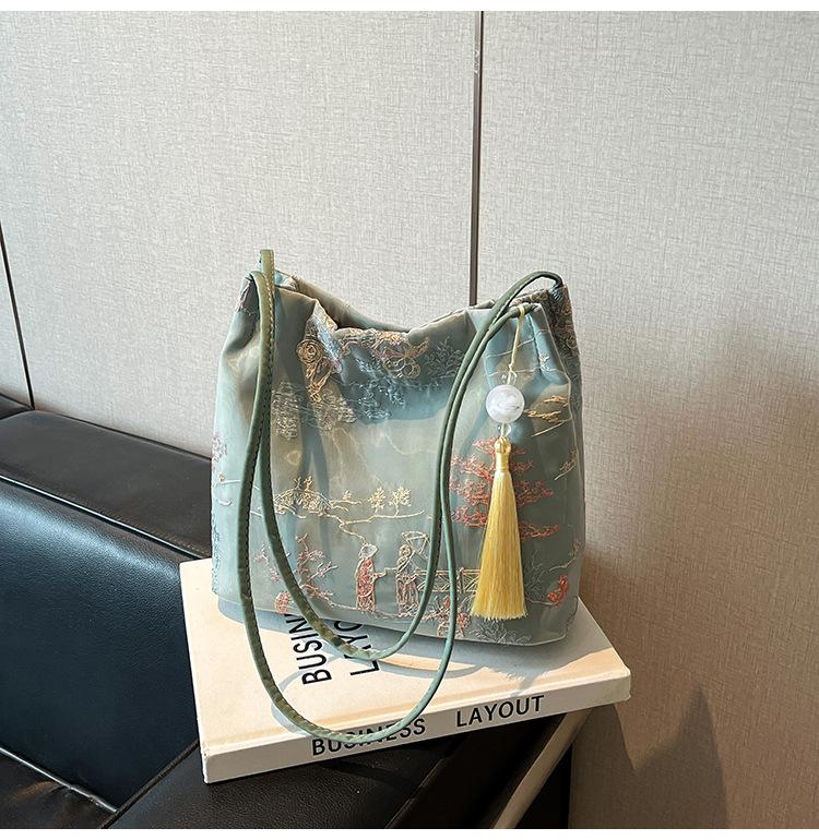 New Chinese style national style messenger bag women's 2025 new trendy casual fashion shoulder bag cloth bag popular bucket bag