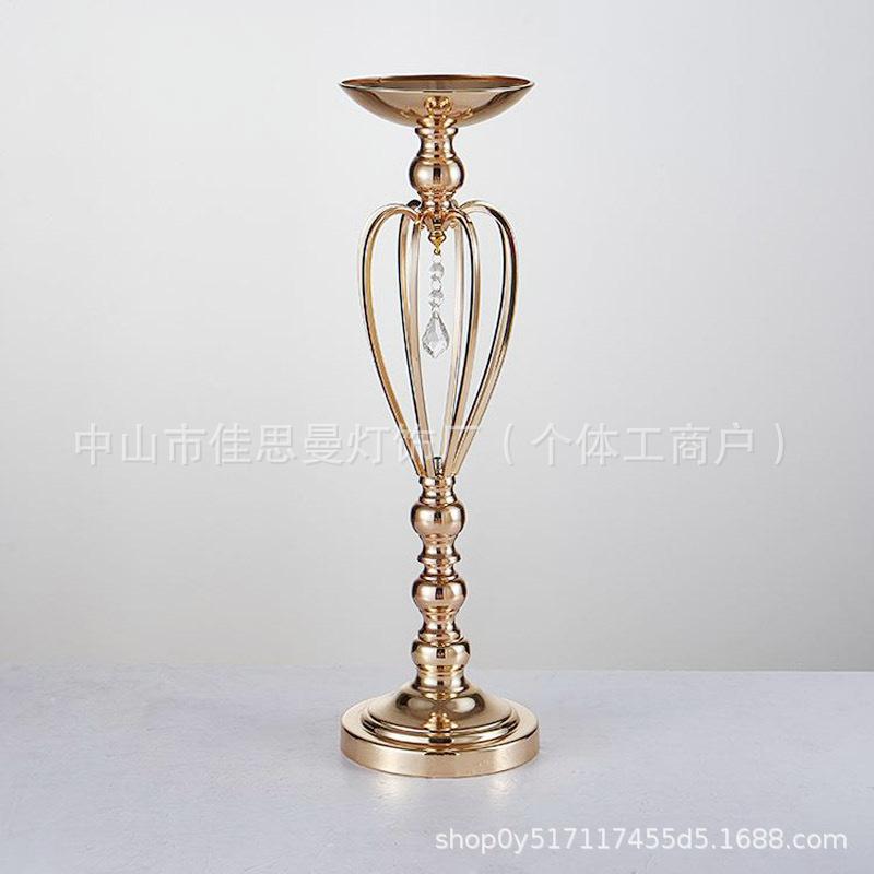 Golden Metal Wedding Event Decoration with Unique Shape and 18 Frosted Tubes