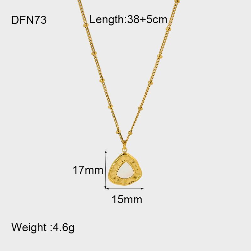 Ins Light Luxury Peach Heart White Fritillary Pendant Necklace Women's Stainless Steel Geometric Plated 11k Gold Niche Waterproof Jewelry