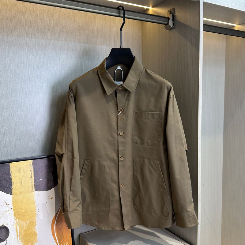 And American Workwear Style Long-Sleeve Shirt for Men with Multiple Pockets, Functional Outdoor Water-Resistant Casual Shirt, Solid Color Jacket