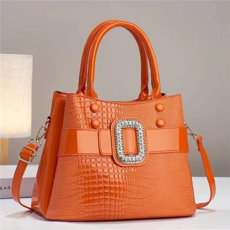 Classic Retro Women'S Handbag High-Quality Casual Shoulder Bag Large Capacity Crocodile Pattern Crossbody Bag Commuting Tote Bag
