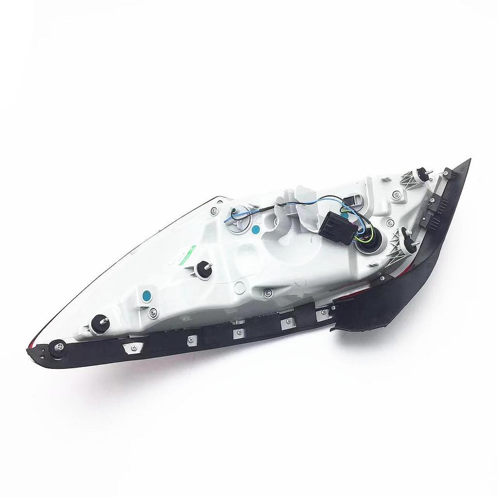 Buick LaCrosse Rear Taillight Assembly for 2013-2015 Models: Brake and Headlight Shell