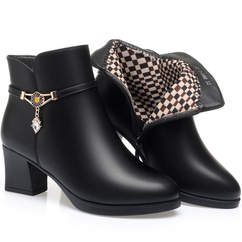 

Жіночі нековзні шкіряні черевики на середньому каблуці - осінь/зима з оксамитовою підкладкою для людей середнього та літнього віку 38