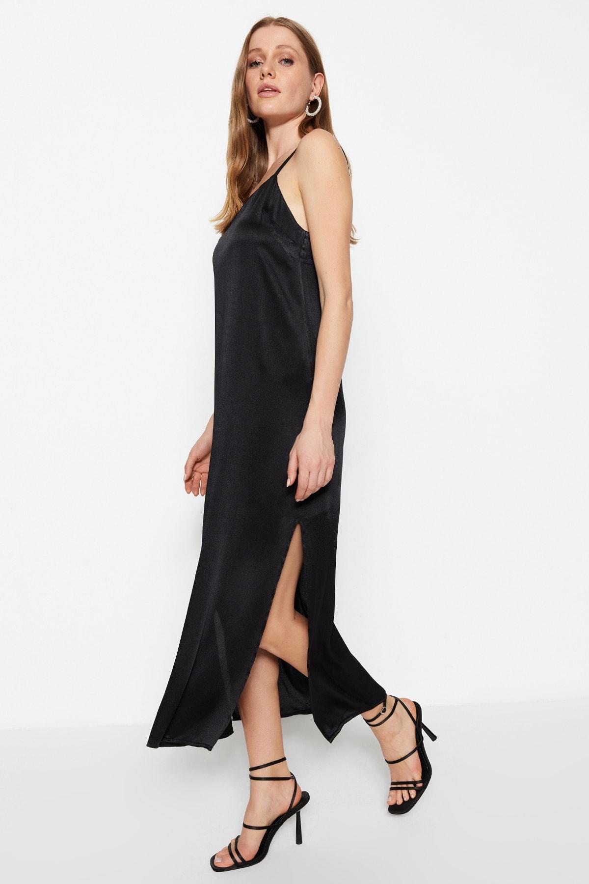 

Платье - Черное - Прямое