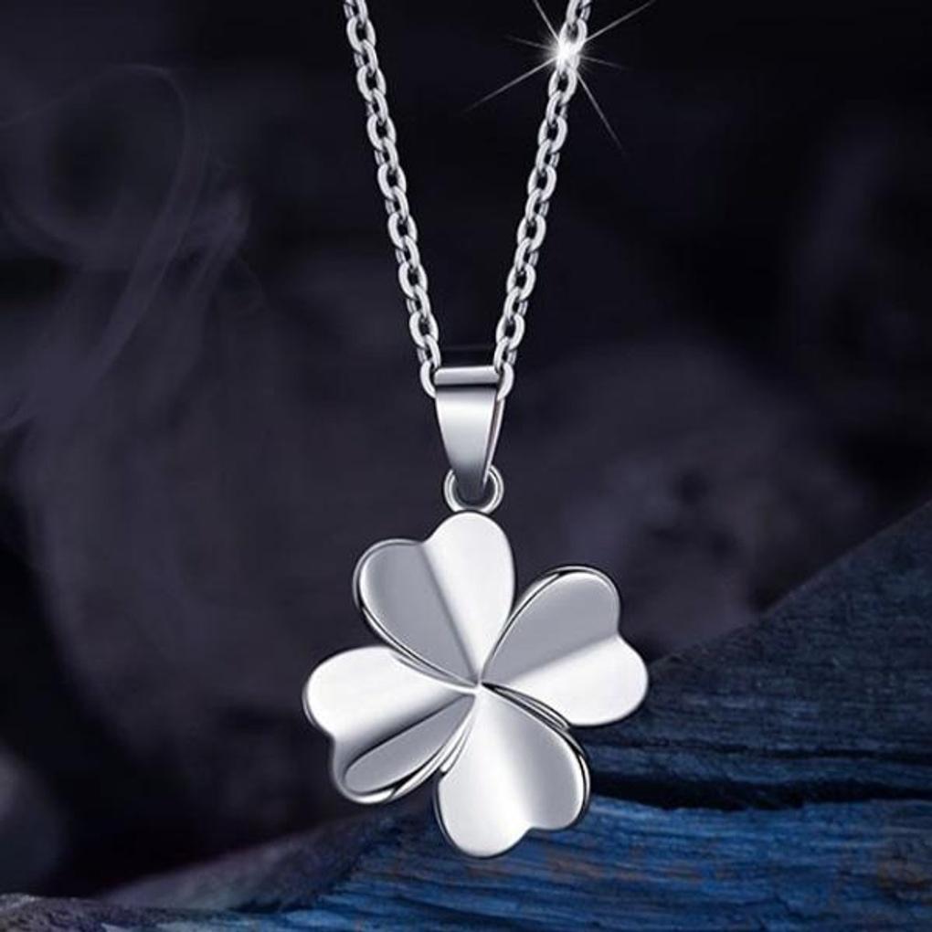 Women's Accessories Four-Leaf Clover Pendant Simple Necklace
