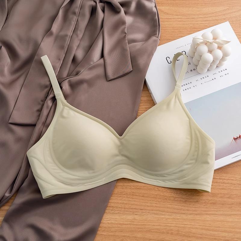 Ice silk light and thin seamless underwear for women, latex pad without steel ring gathers simple solid color breathable bra cover