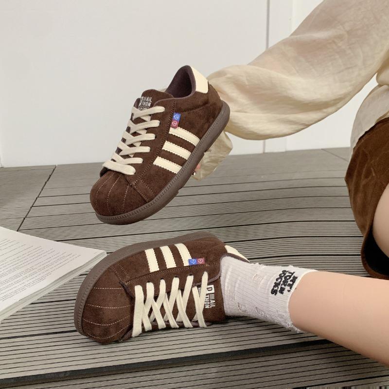 Autumn retro three-bar striped Maillard color matching board shoes women's leisure sports increase