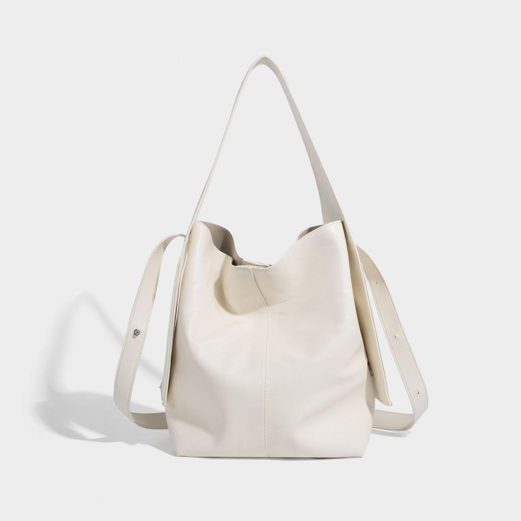 Large-capacity tote bag for women, Korean style, fashionable for work and commuting, shoulder bag, 2025 summer niche high-end underarm bag