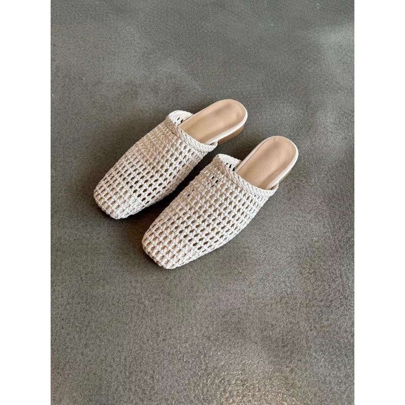 

Плетеные и ажурные полутапочки женские летние французские туфли на плоской подошве универсальные и ленивые шлепанцы 39 бежевый