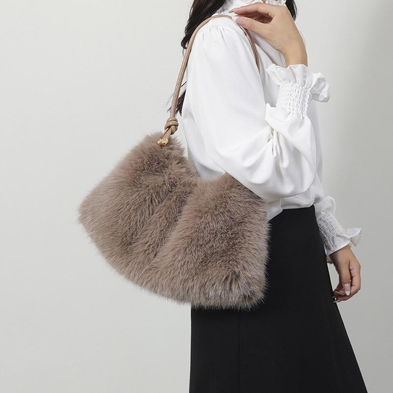 Elegant Faux Fur Crossbody Bag Vintage Bucket Woman Handbag Large Capacity Fashi Plush Versatile Shoulder Bag