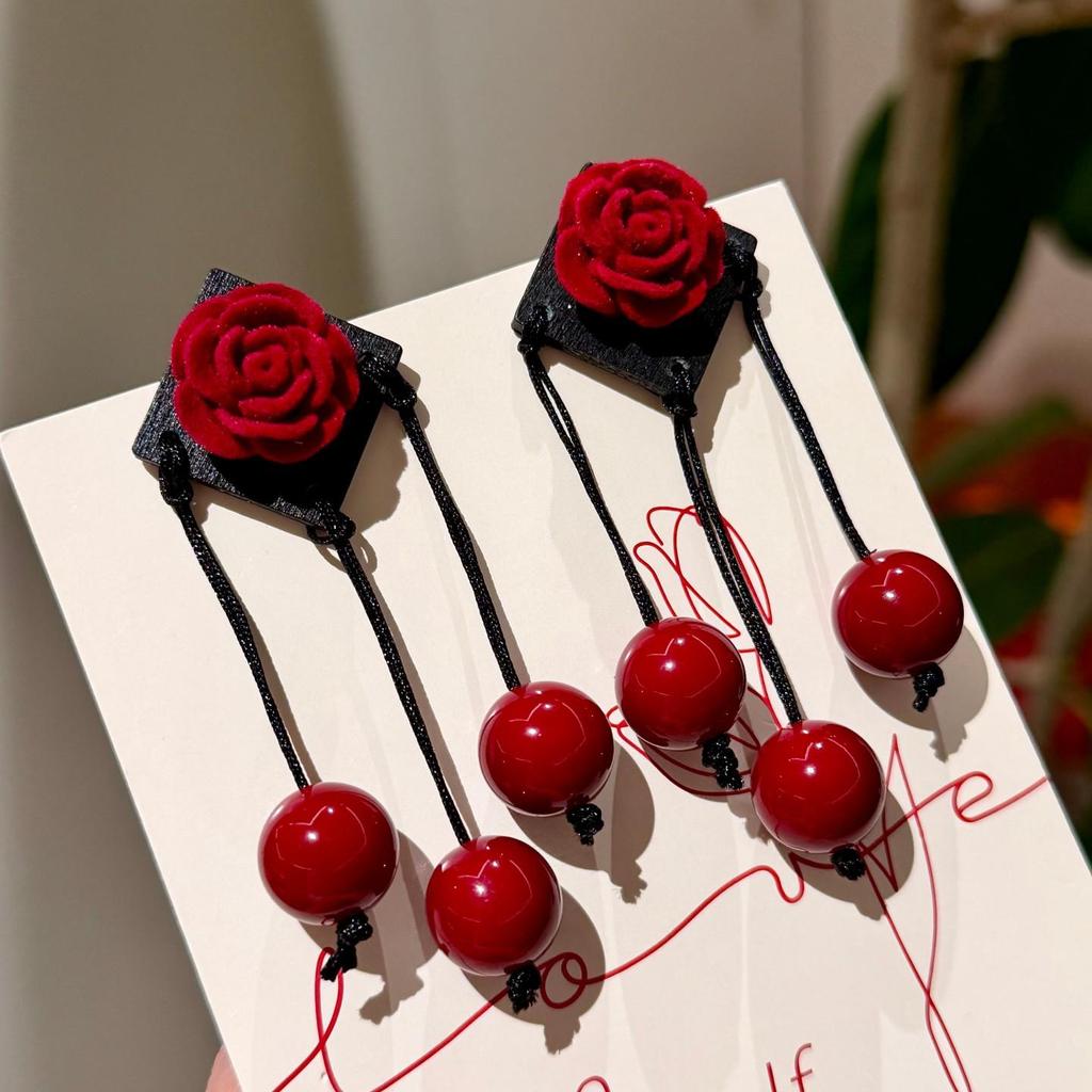 Vintage Black Series Stud Earrings 925 Silver Needle Minimalist High-End Personality Accessories for Women