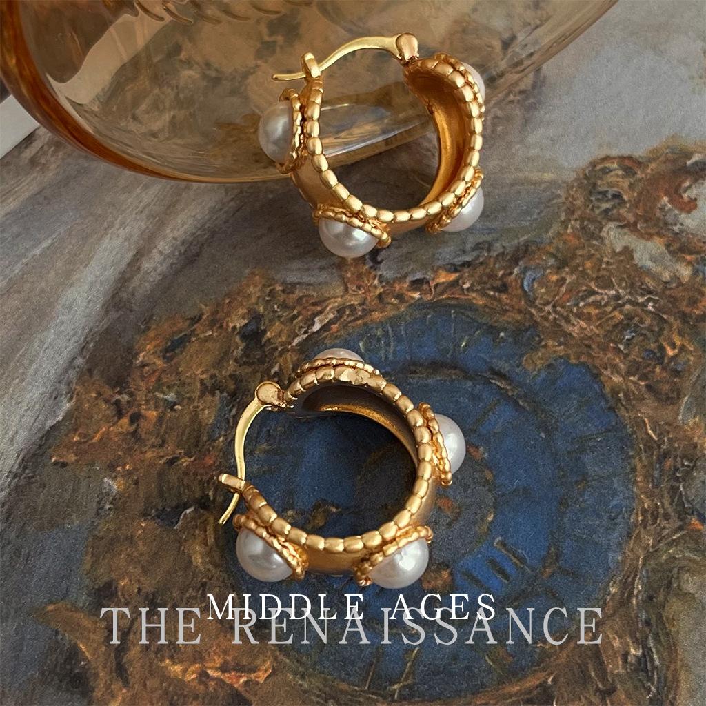 

Medieval Renaissance Vintage French Pearl Ear Buckle Matte Gold Earrings Earrings