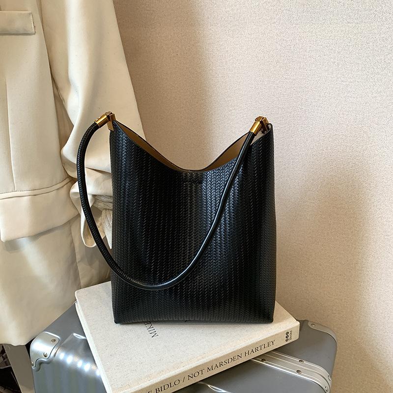 Retro Bag Women's Large-capacity New Autumn and Winter Versatile Casual Shoulder Underarm Bag Commuter Tote Bag