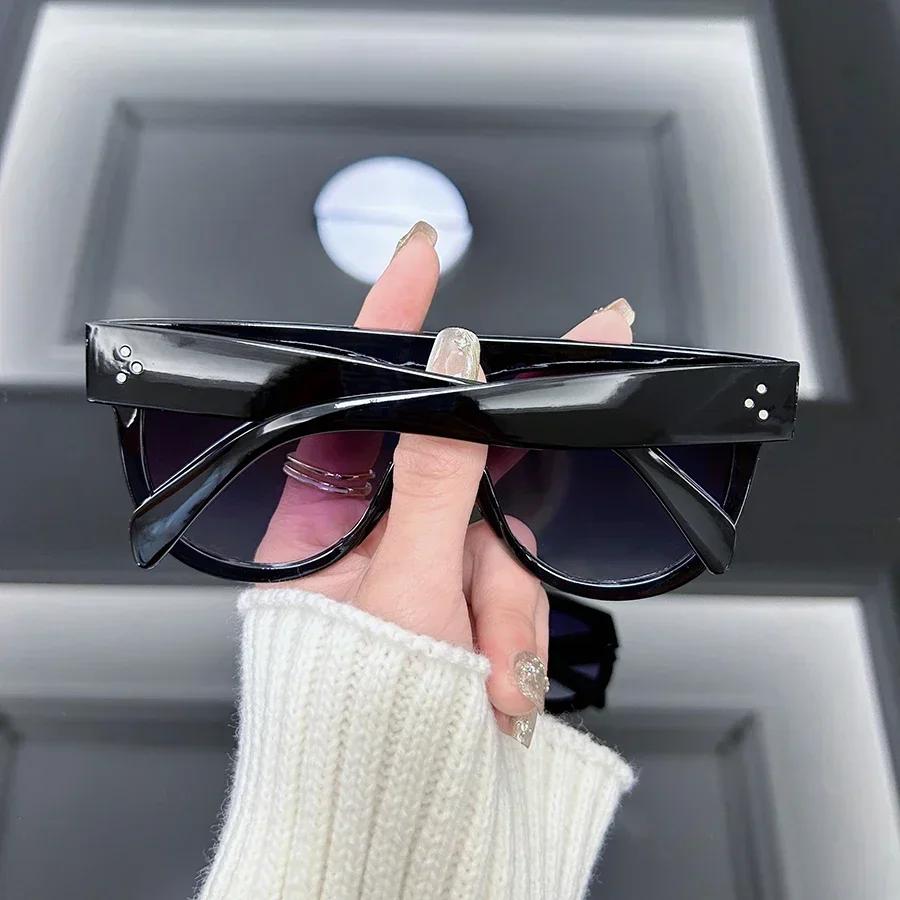 Classic Square Casual Fashion Sunglasses Women Men Vintage Stylish Oval Shaped Minimalist Female Male